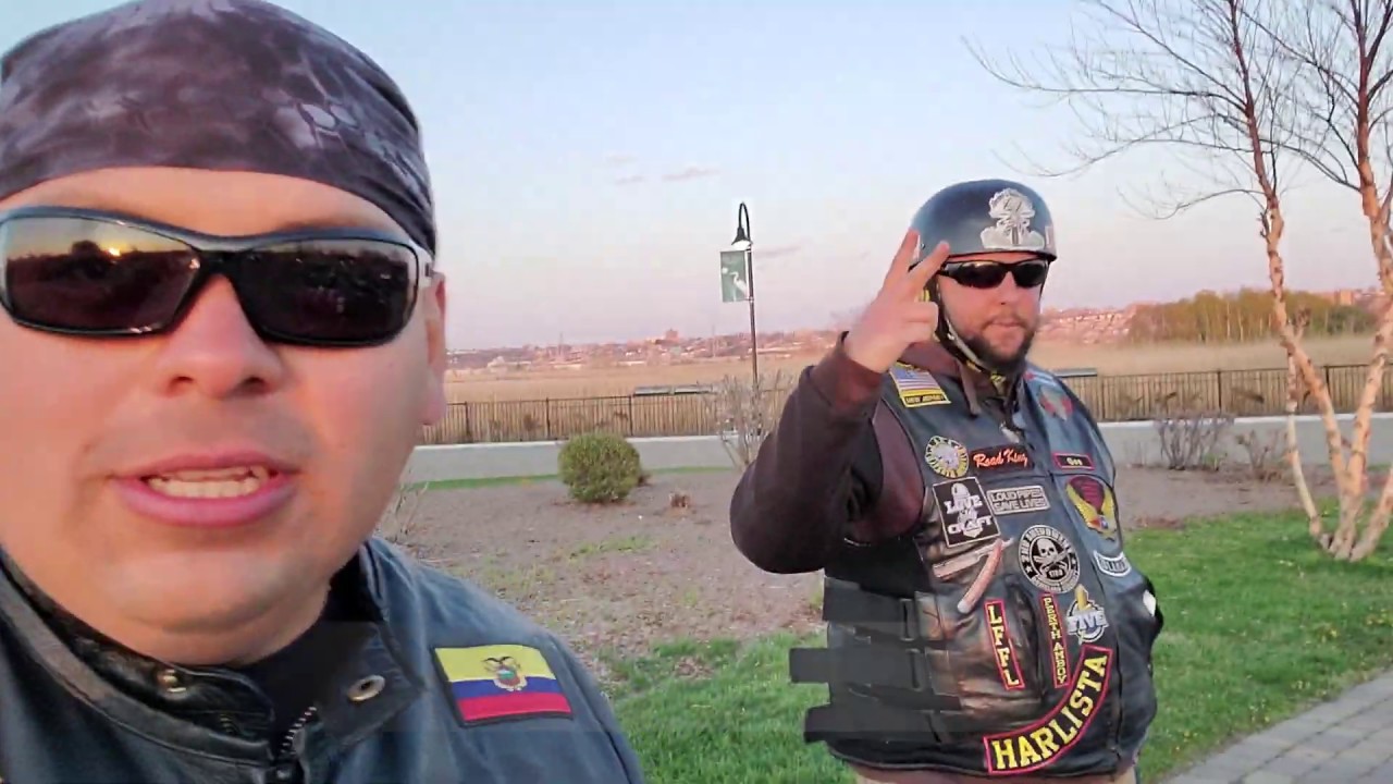 2019 Street Glide CVO Vs 2018 Road King Special Review