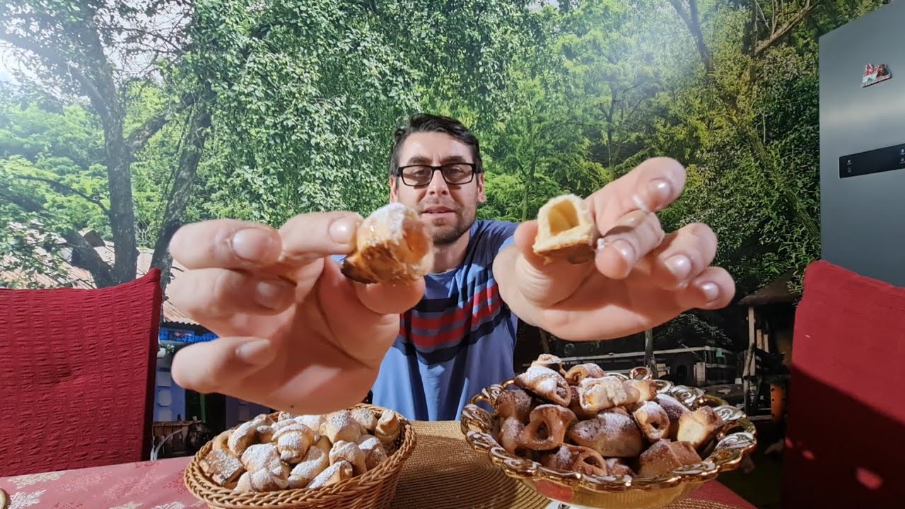 Cornel a pregătit prăjiturile copilăriei! Cornulețe cu nucă şi rahat!