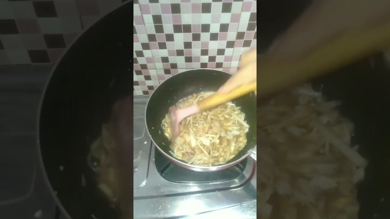 Lumpia isi sayur rebung dan udang