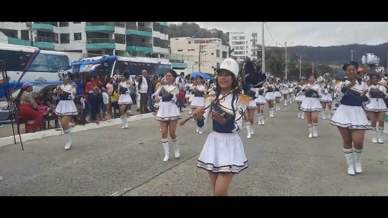 Unidad Educativa Fanny de Baird desfile de Bahía de Caráquez 2022