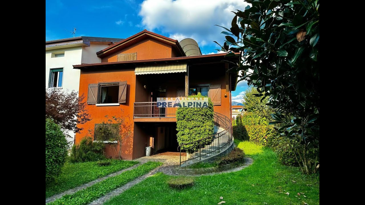 Villetta Libera su Tre Lati a Leffe