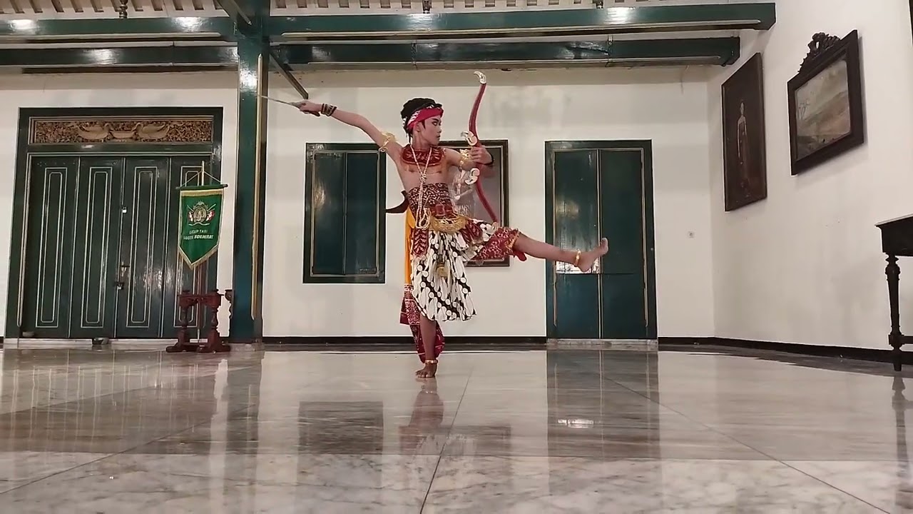 Pentas Tari Ujian Kelas Sanggar Tari Soerya Soemirat GPH. Herwasto Kusumo Materi Tari Jemparingan