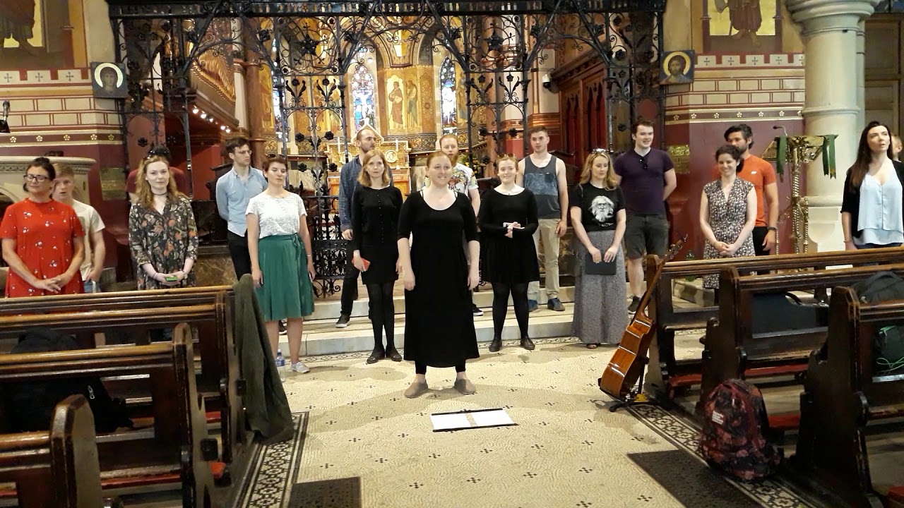 Michal Tamari in rehearsal with An&uacute;na - Fionnghuala