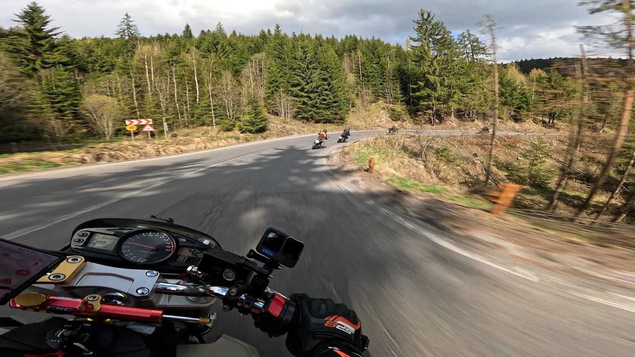 SUZUKI GSR 600 [4K]