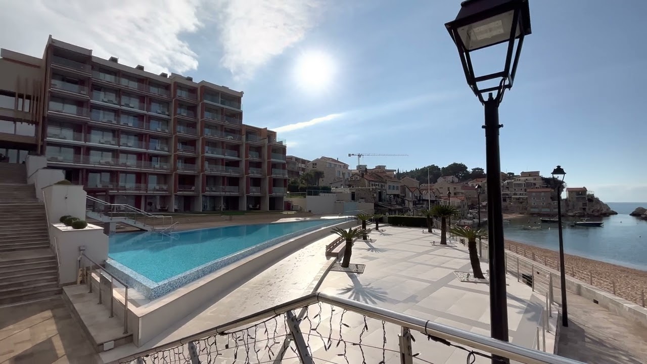 Milocer Montenegro, beach, swimming pool and a sea in 4k HDR - Miločer, plaža, bazen, hotel i more