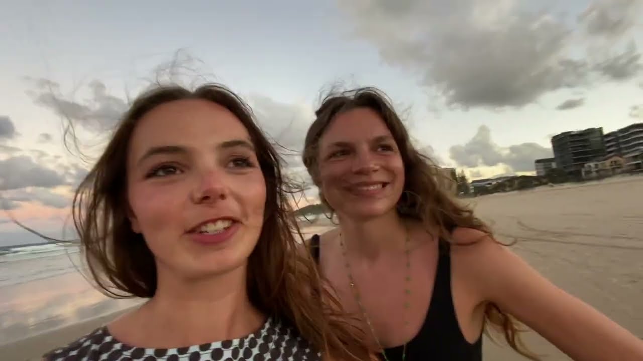 Gold Coast Vlog | Gals down under