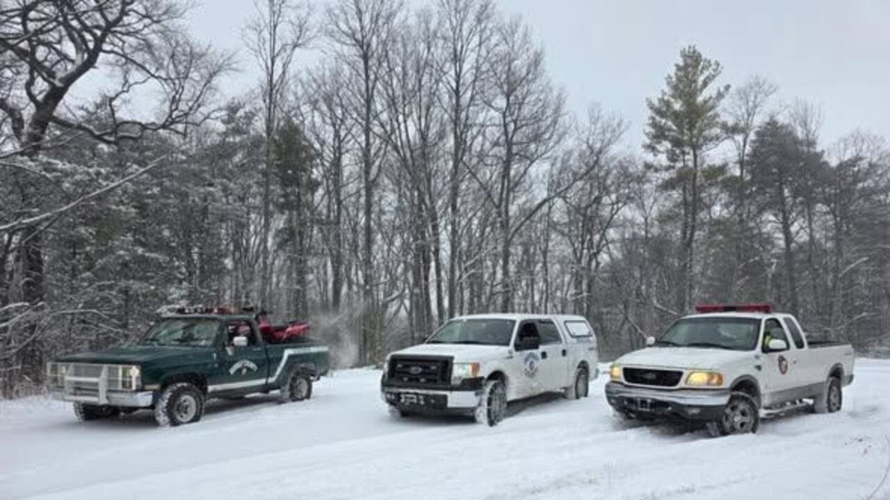 Crews rescue more than a dozen people from Murray County mountain