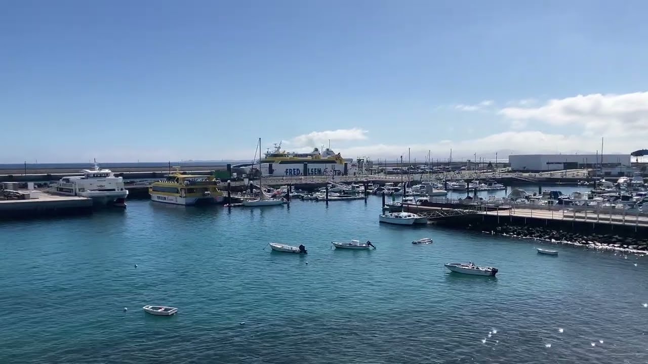 Armas (Volcan De Tindaya) e Fred Olsen Express (Bocayna Express) chegam a Playa Blanca (Lanzarote)