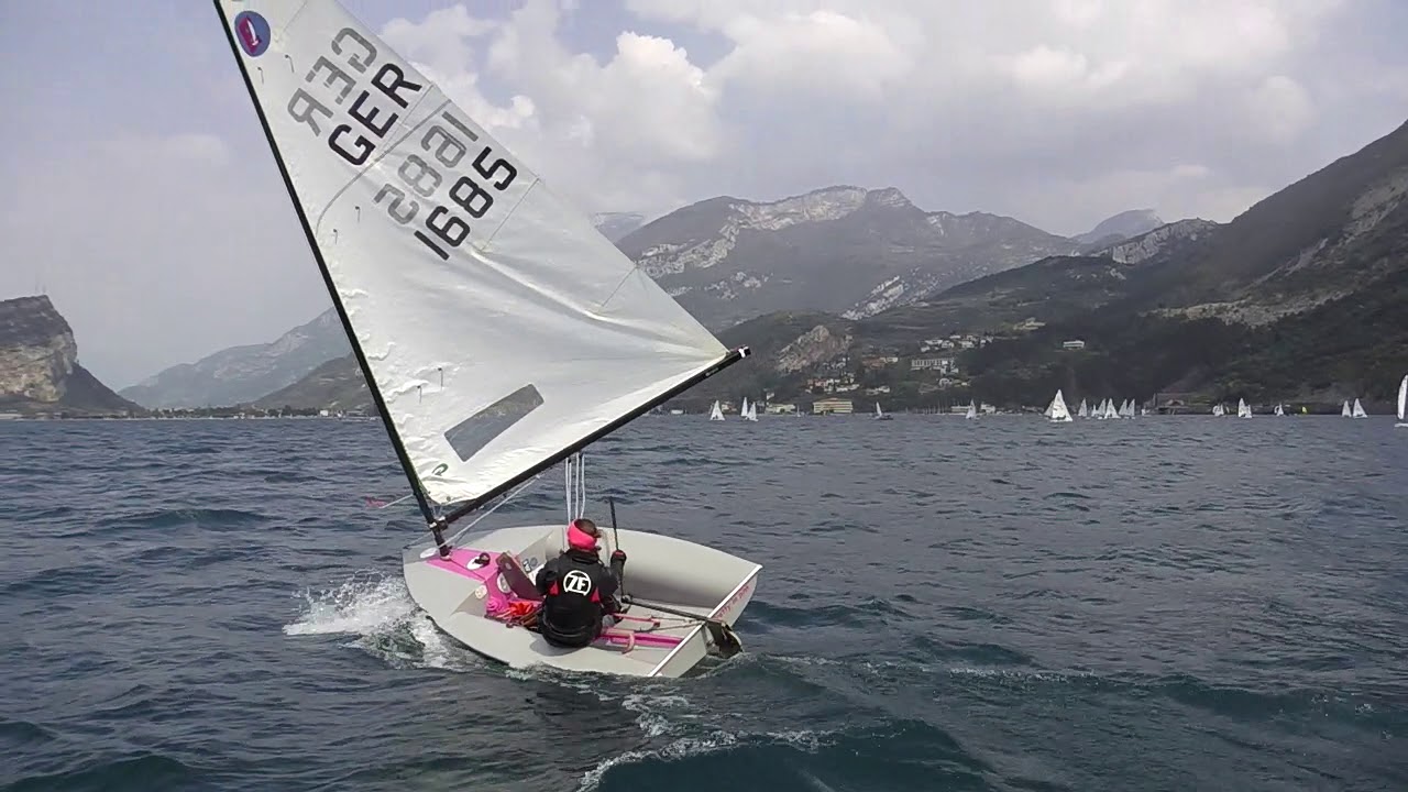 Sophie (GER-1685) sailing the Europe dinghy downwind part 1