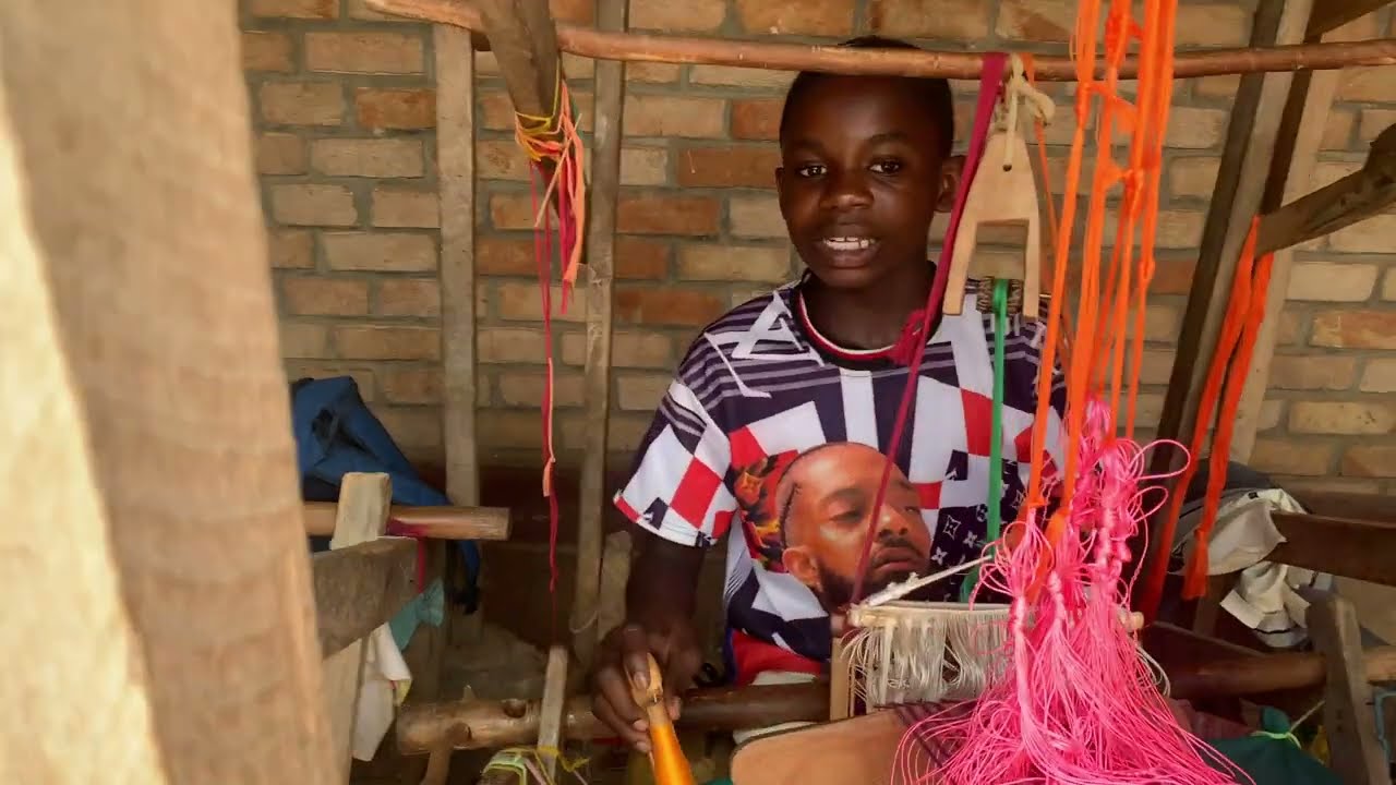 How Kente is made in Ghana - A 14year old Weaver tells it All ⎟Heritage Caravan 2022