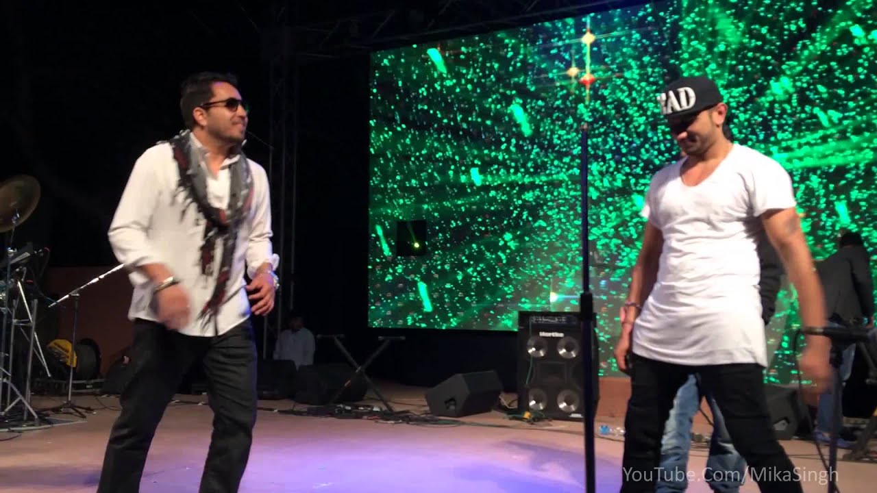 Mika Singh & Yo Yo Honey Singh Enjoying on Stage