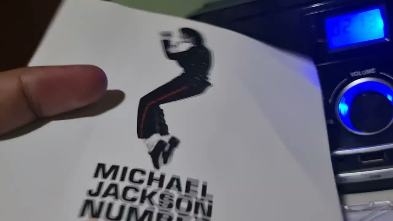 CD Michael Jackson Number Ones (P) 2003 SonyMusic  • Don't Stop 'Til You Get Enough