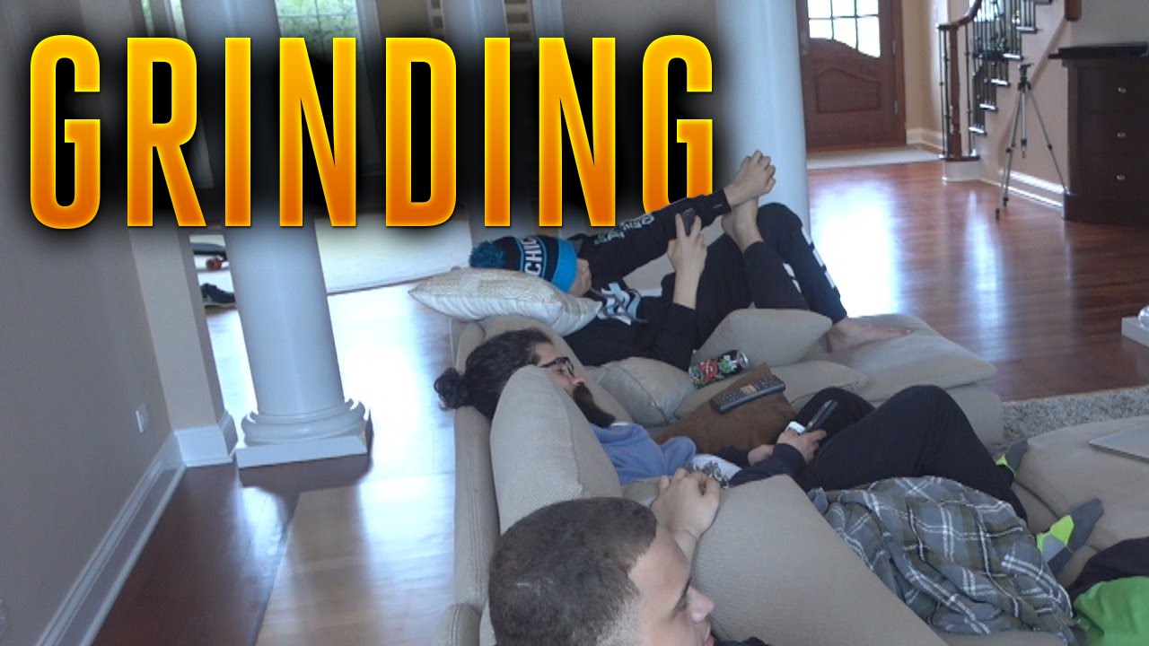 GRINDING! DAY IN THE LIFE AT THE OPTIC SCUF HOUSE