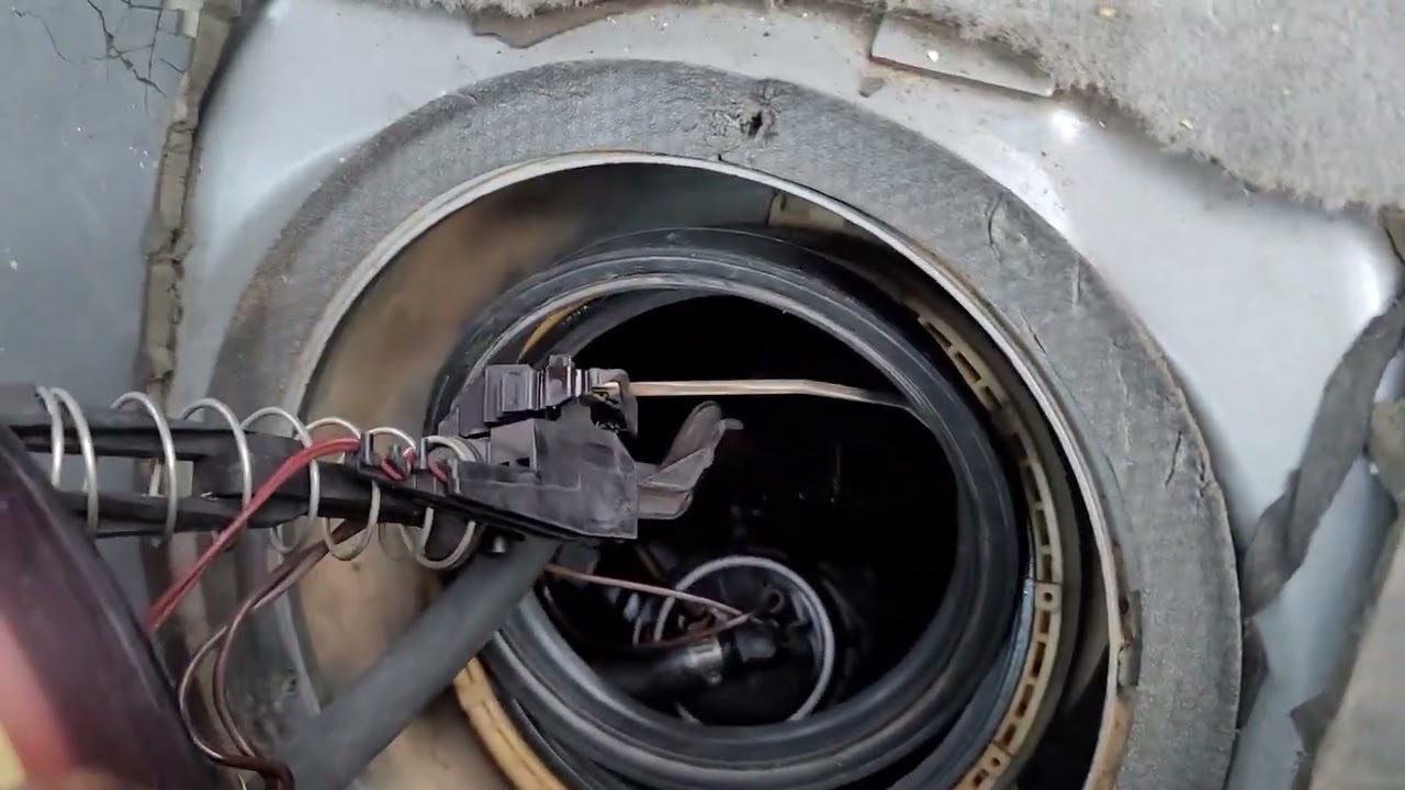 BMW 528I E39 FUEL PUMP REMOVE