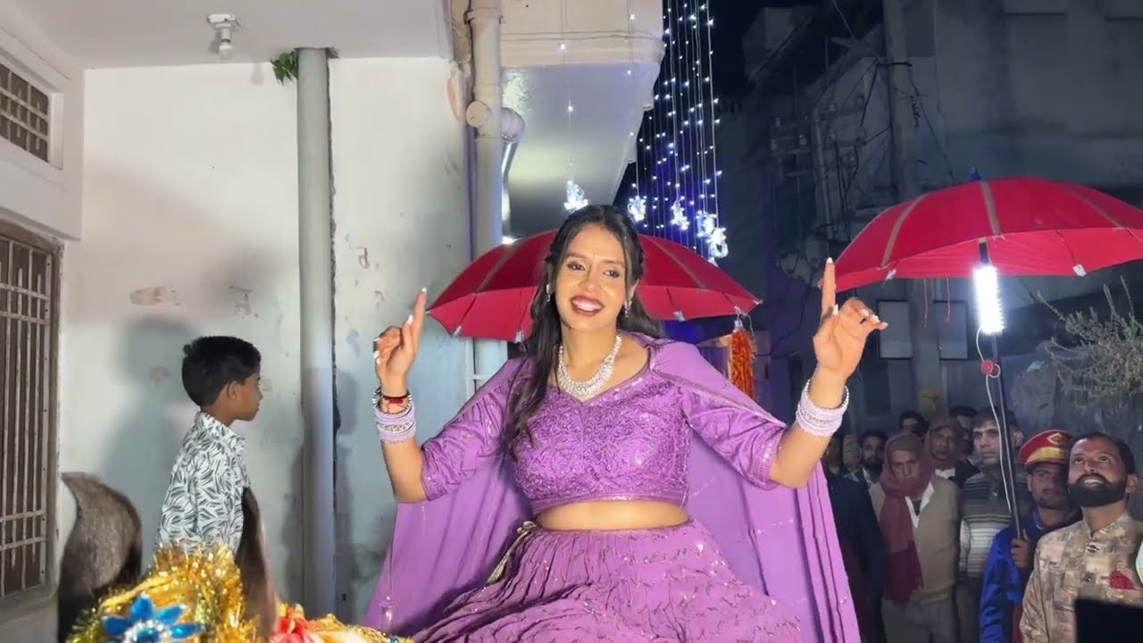 BINDOLI HIMANSHI DII KI 😍