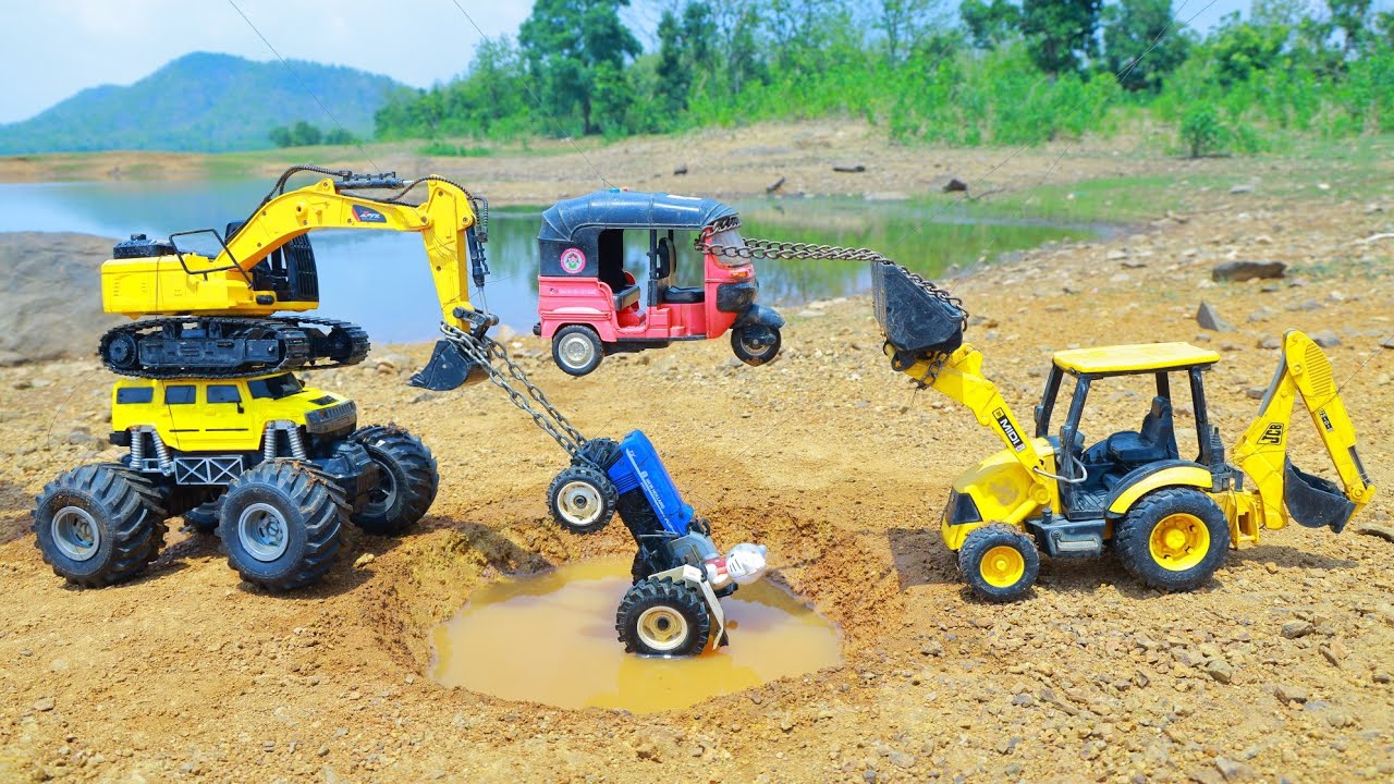 Swaraj Tractor Auto Rickshaw Police Car Accident mud pit Pulling JCB Bulldozer Auto Rickshaw ? CSToy
