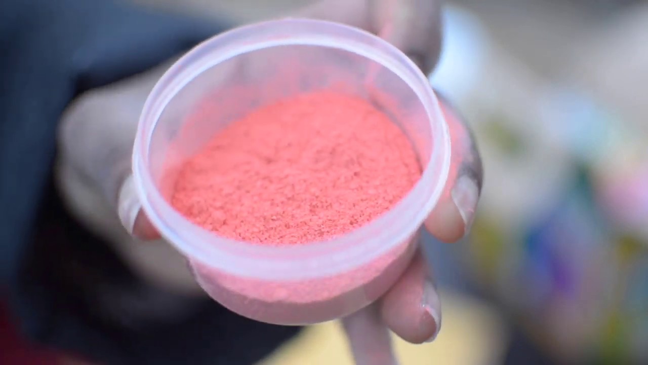 DIY COLORED ACRYLIC FROM CHALK