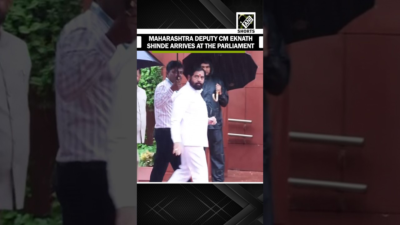 Watch! Maharashtra Deputy Chief Minister Eknath Shinde arrives at the Parliament