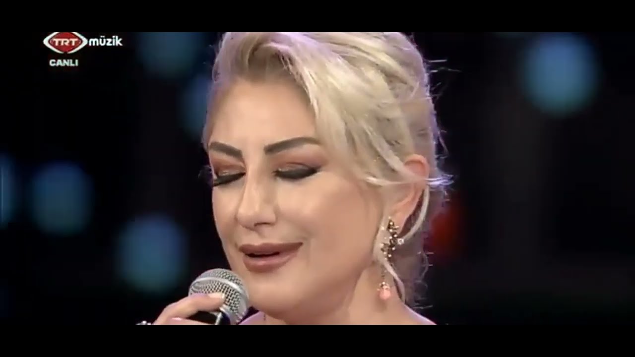 Muazzez Ersoy - Dudaklarında Arzu (CANLI)