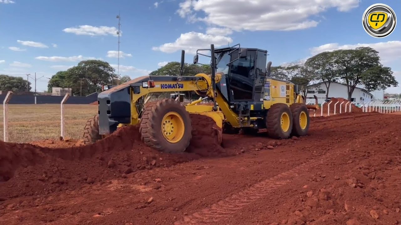 QUEBRANDO CASCALHO E TRATANDO MATERIAL DA BASE/Motoniveladora/Patrol/Patrola/Road Grader GD655.