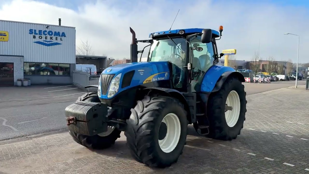 New Holland T7030 Auto Command