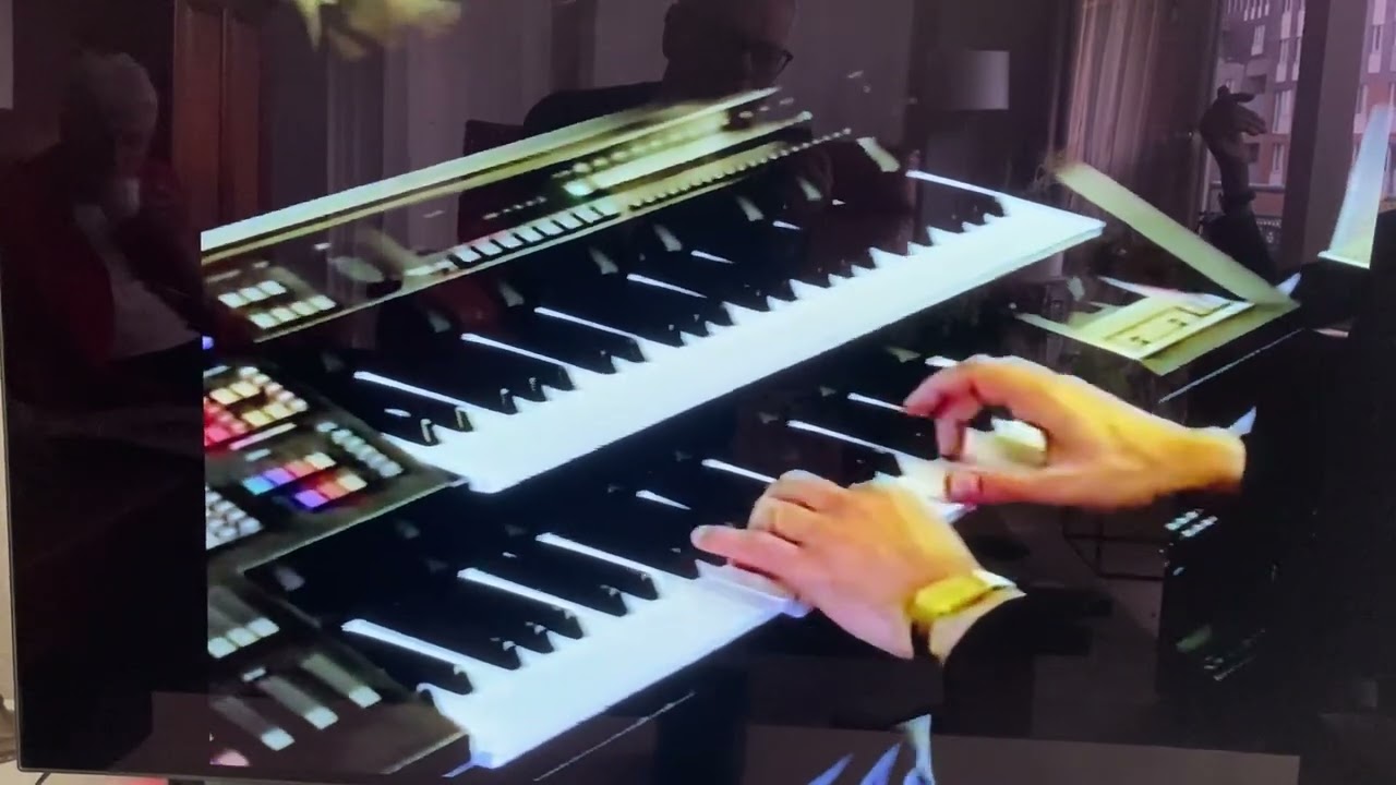 Peter Baartmans op Yamaha Electone.