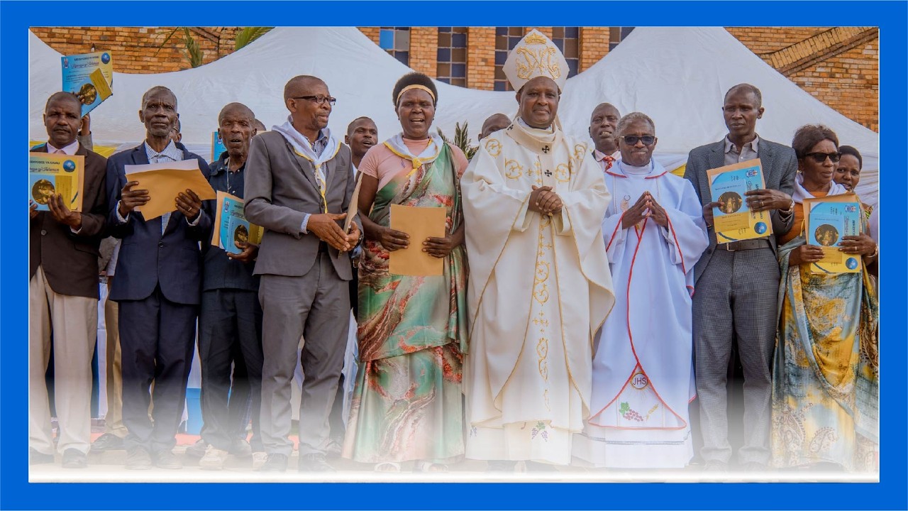 ABAKATESHISTE BAMAZE IMYAKA 50 MU BUTUMWA BAHAWE ISHIMWE