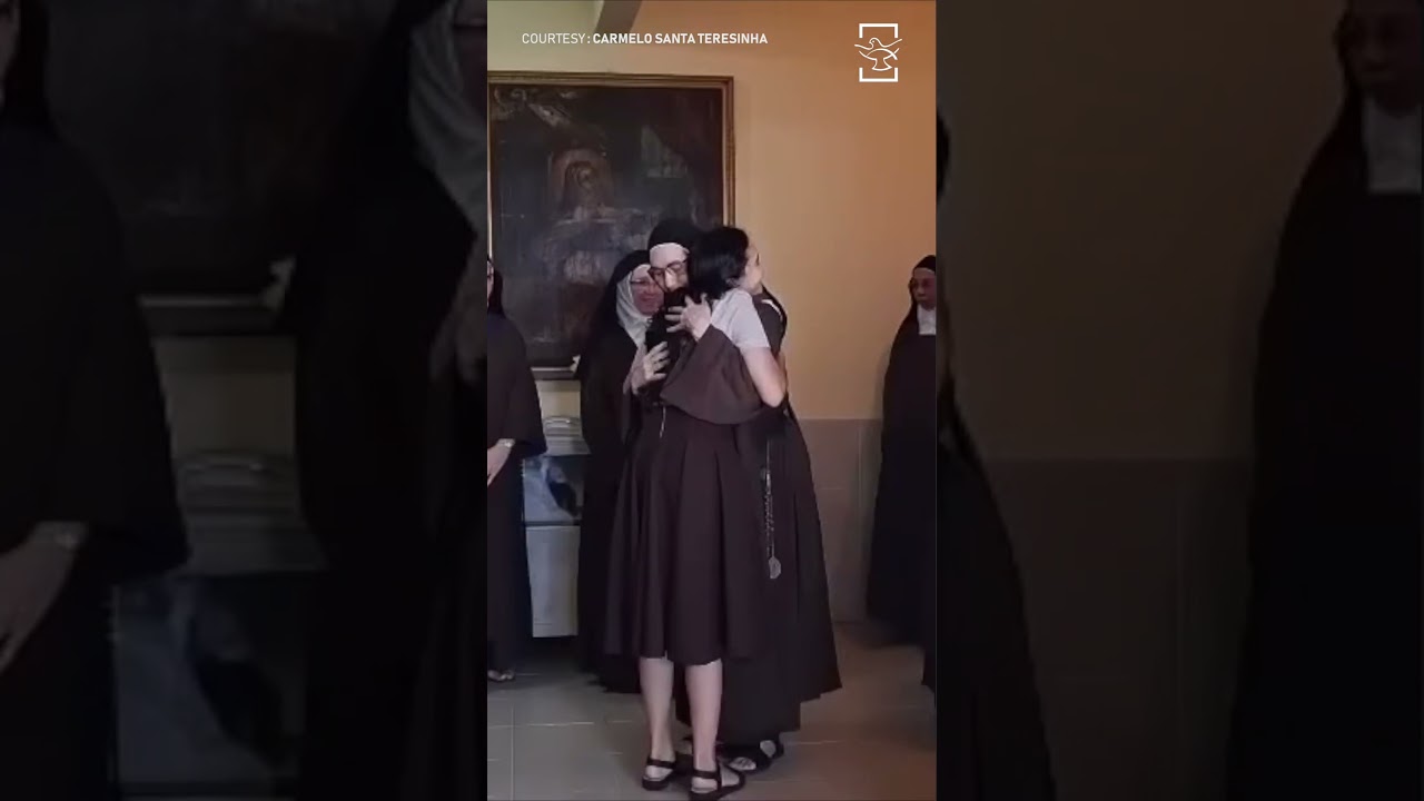 Emocjonalne wejście młodej kobiety do klasztoru klauzurowego wzrusza miliony