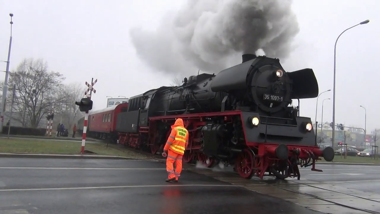 Przejazd przez ul.Żmigrodzką we Wrocławiu 1 12 2018