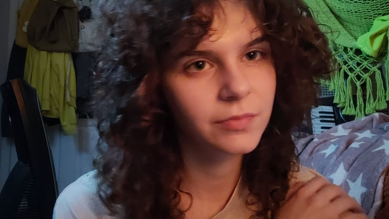Месяц женщин в стиле лоу-фай ASMR! Читаю вам о выдающихся женщинах и их вкладе (тихим голосом).