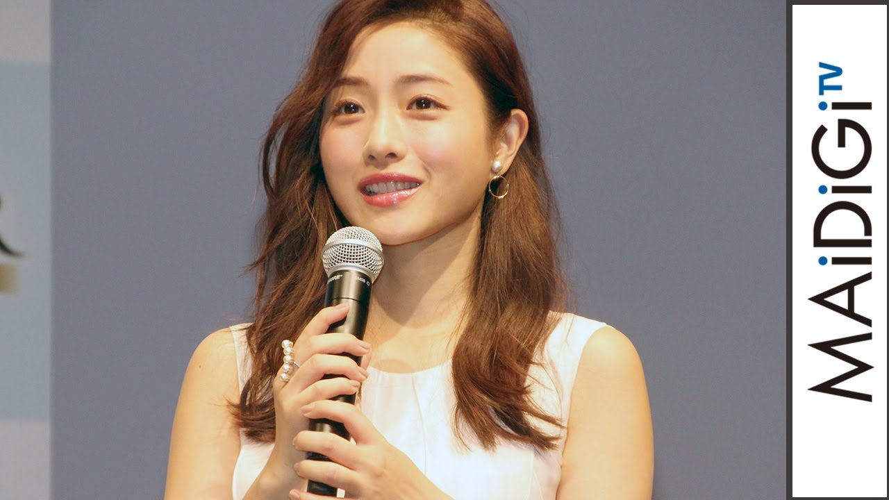 石原さとみ、シフォンが揺れる白ワンピ　真珠を合わせて上品に　「フレア フレグランス」新商品発表会1　#Satomi Ishihara　#FLAIR fragrance