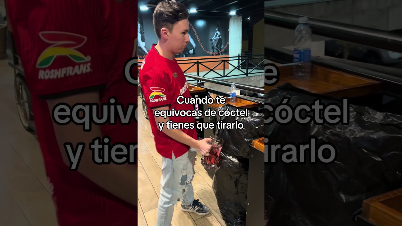 Cuando te equivocas de c&oacute;ctel y tienes que tirarlo #manuelitros #humor #comedia #fiesta