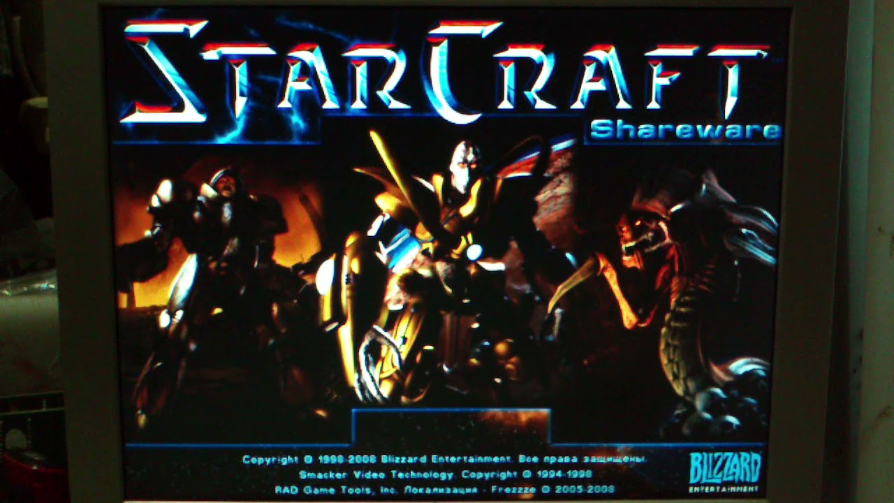 Windows 2000 running on a 486SX-25 and playing Starcraft