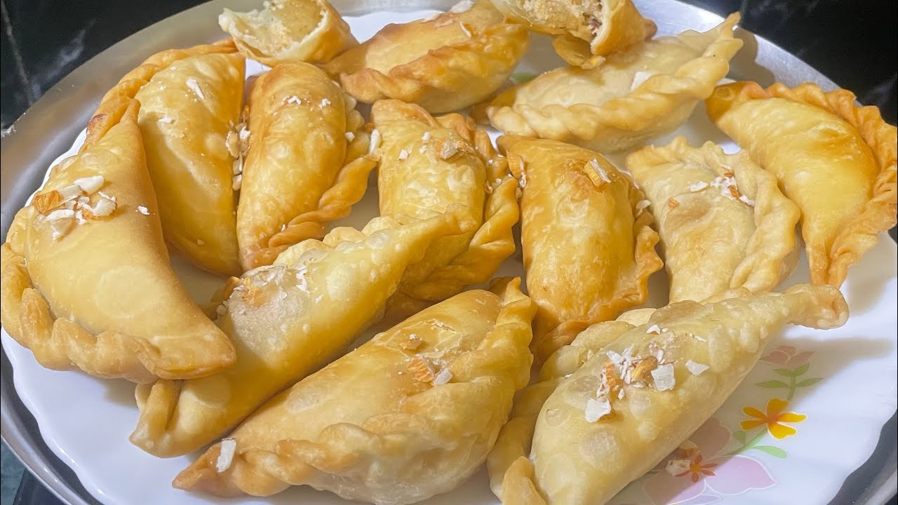 গুজিয়া রেসিপি ঠিক দোকানের মত খুব সহজ পদ্ধতিতে এইভাবে বানান|Gujiya Recipe|Holi Special Sweet Recipe 