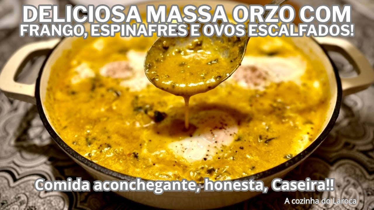Deliciosa massa  orzo com frango e espinafres e ovos escalfados