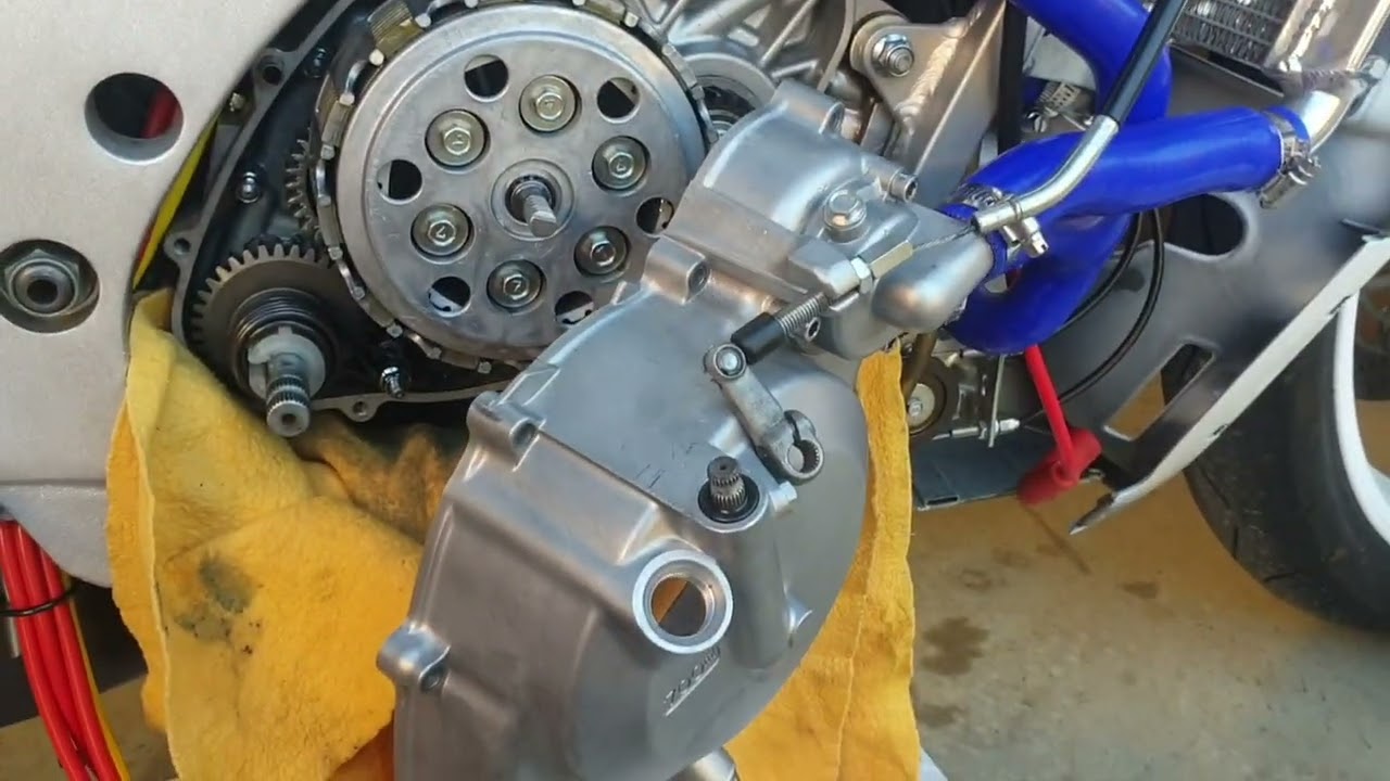 SUZUKI RGV 250 VJ22 Investigation of whistling engine and what was found