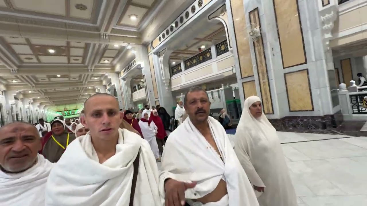 أجواء روحانيةمع معتمري المحمدي للسياحة🤍يسعون بين الصفا و المروة قلوبهم خاشعة وأيديهم مرفوعة بالدعاء🤲