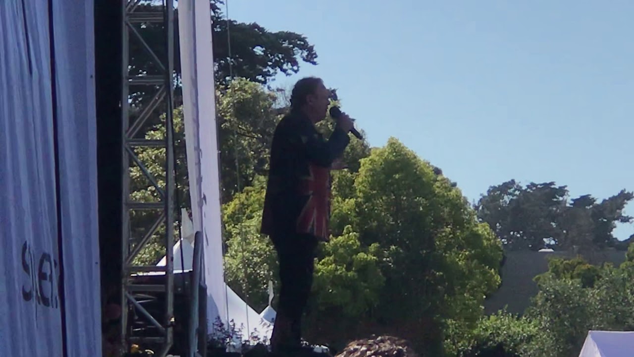 Lucas Meachem American lyric baritone sings Queens “Somebody to Love” SF Opera in the Park