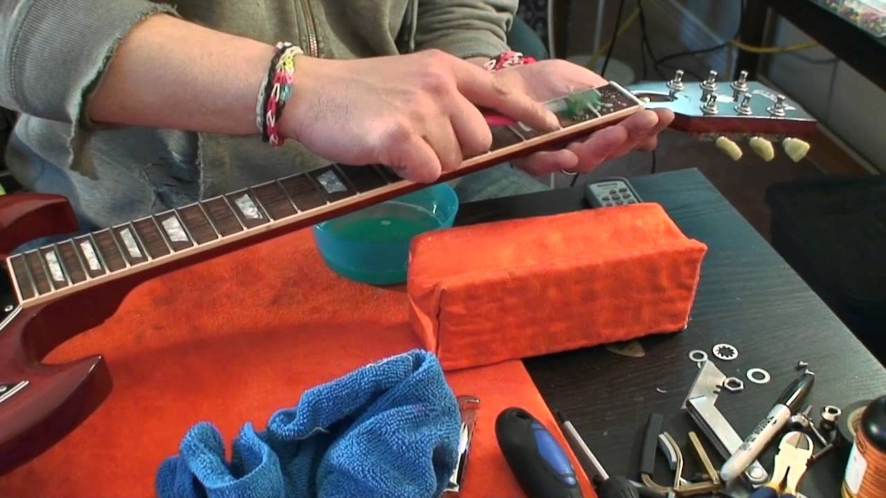 Ghetto homebrew tools used to set up the Gibson SG std - Part 1