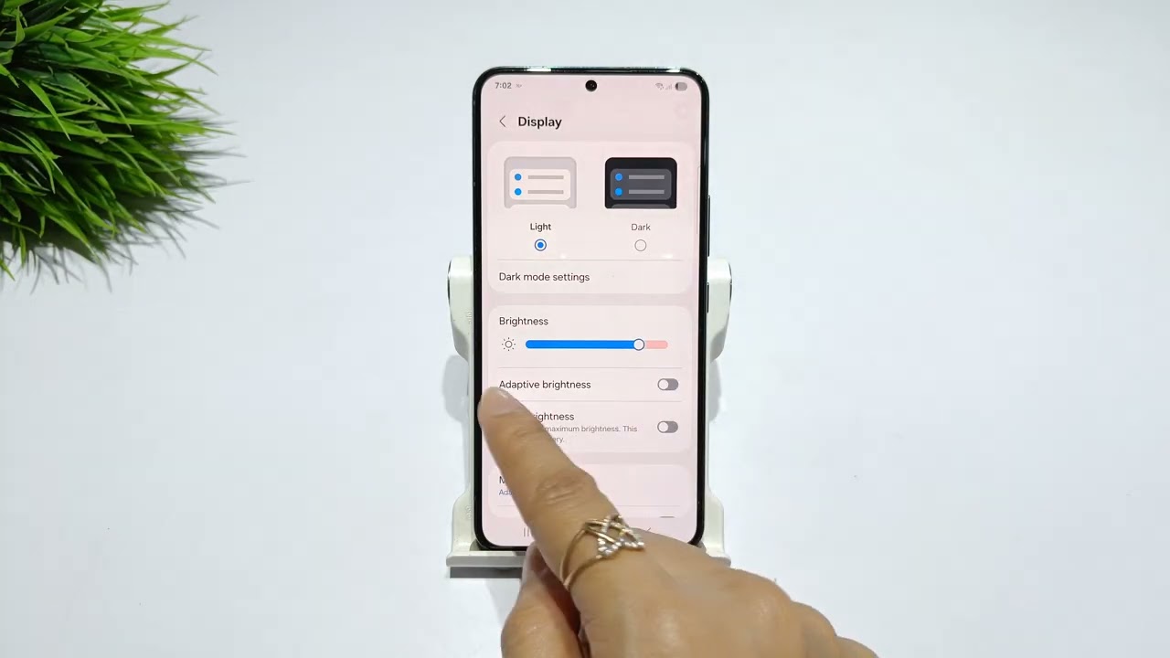 How to Fix screen brightness problem samsung s25 plus 5g | Samsung s25 ultra extra dim kaise on kare
