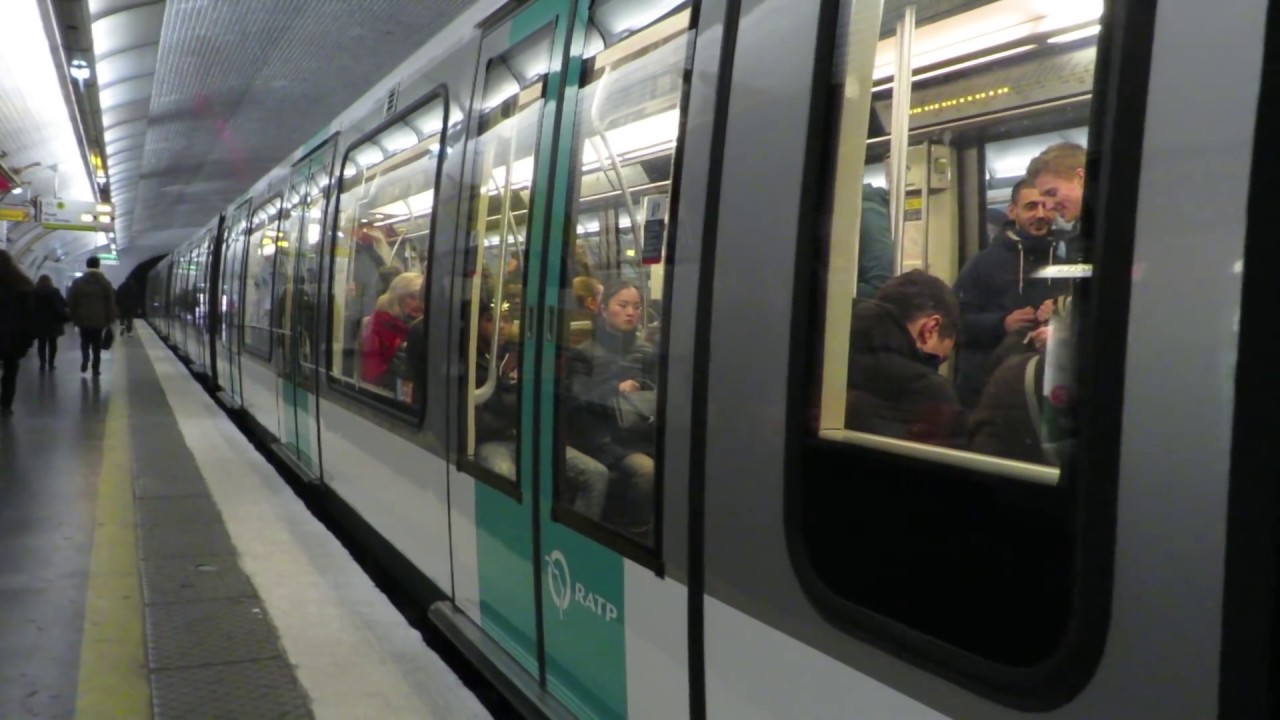 [Paris] Métro 9 - Saint-Augustin