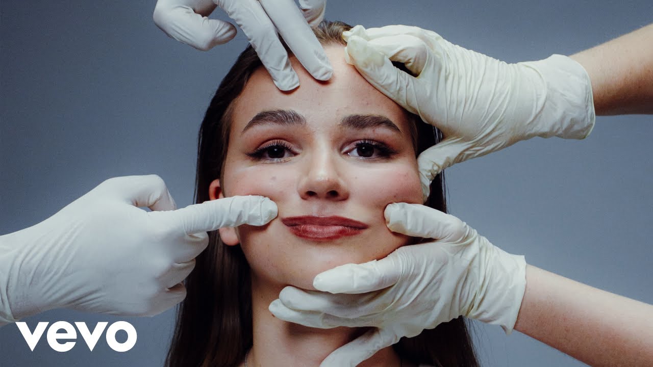 Julia Meladin - 10 von 10 (Offizielles Video)