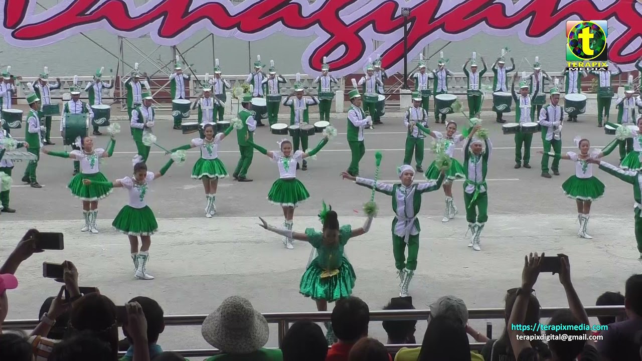 Majorettes: Dingle National High School Tambor Trumpa Martsa Musika 2019 Performance