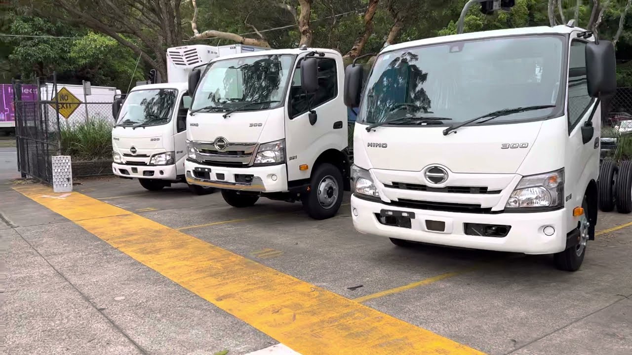 Hino Trucks, Сидней, Австралия &mdash; серия 300 со стандартной кабиной / широкой кабиной и двигателем 5 л