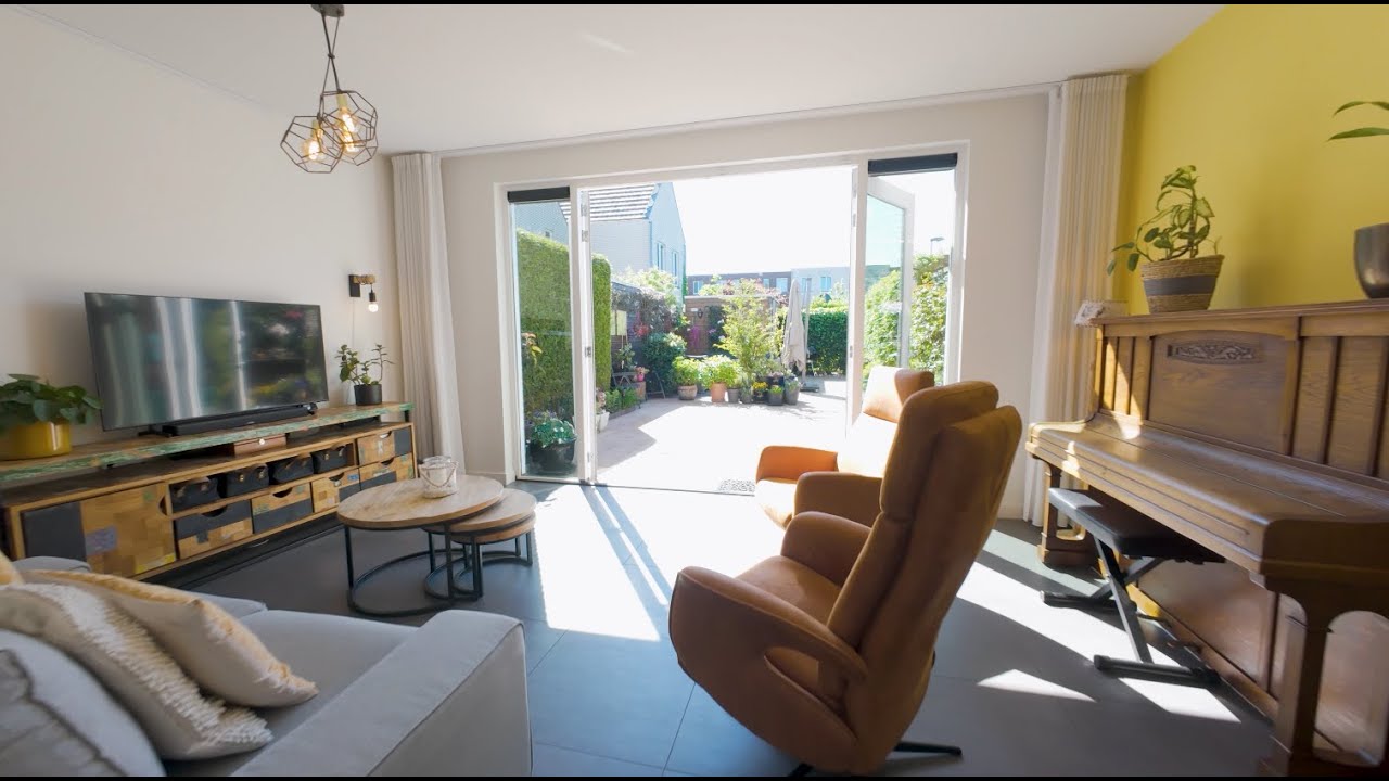 Funda video. Vliegen door een huis in Amsterdam Noord voor de makelaar