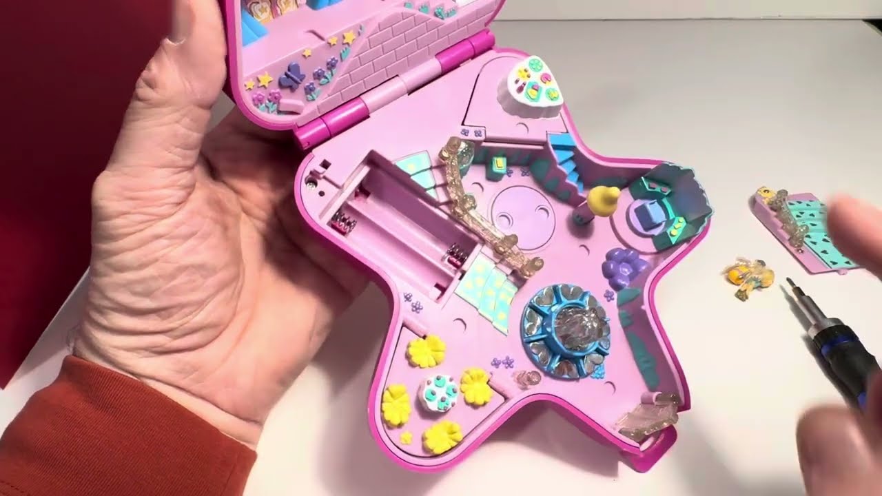 Repairing a Non-Working 1993 Polly Pocket Fairylight Wonderland Compact for My Daughter