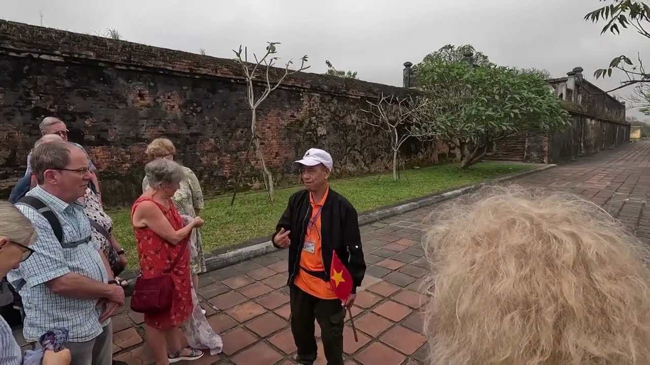 Hue mit Kaiserpalast,Drachenbootstour und Tu-Duc Grabanlage - Vietnam-Reise mit Lebenslust-Touristik