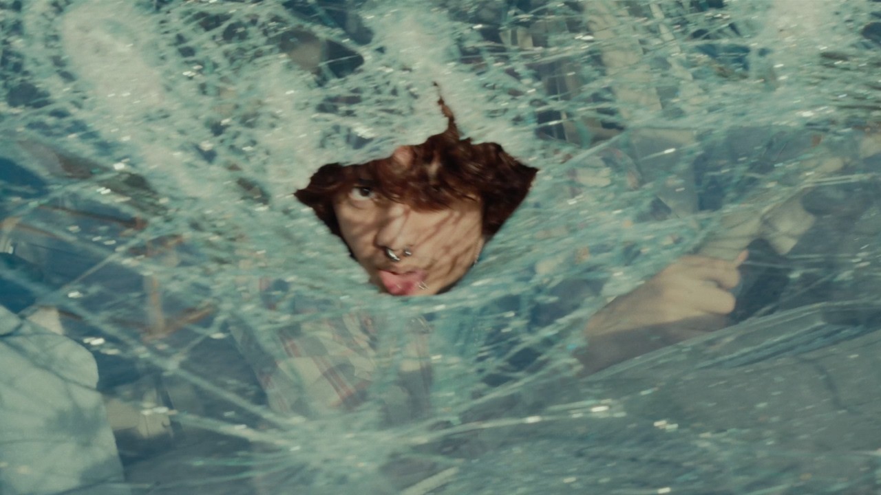 bunii - crash (Official Music Video)