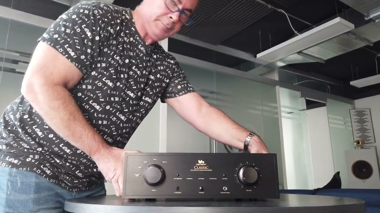 UNBOXING M2Tech Classic Integrated Amplifier
