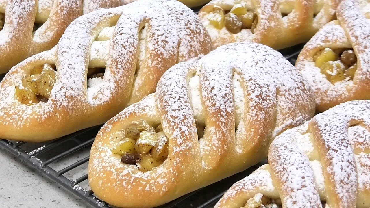 Булочки с яблоками / Buns with apples
